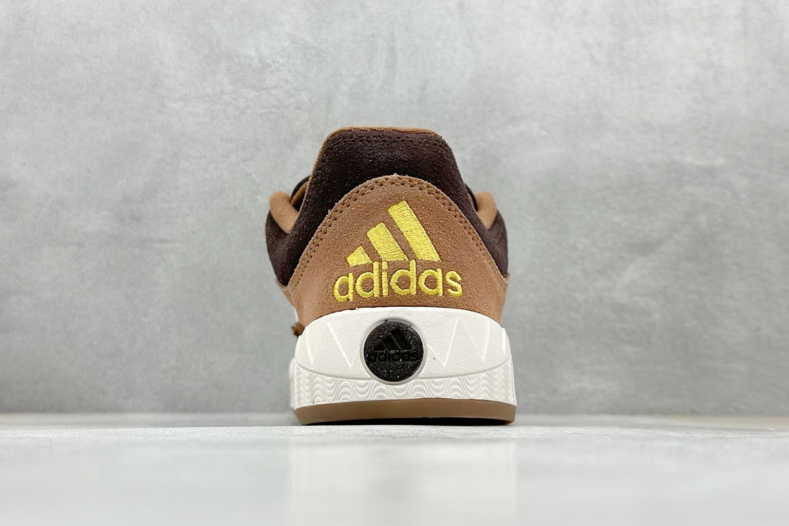 TG版 Adidas Adimatic Low 马蒂奇系列低帮 复古鲨鱼面包鞋运动休闲滑板板鞋 IF4348