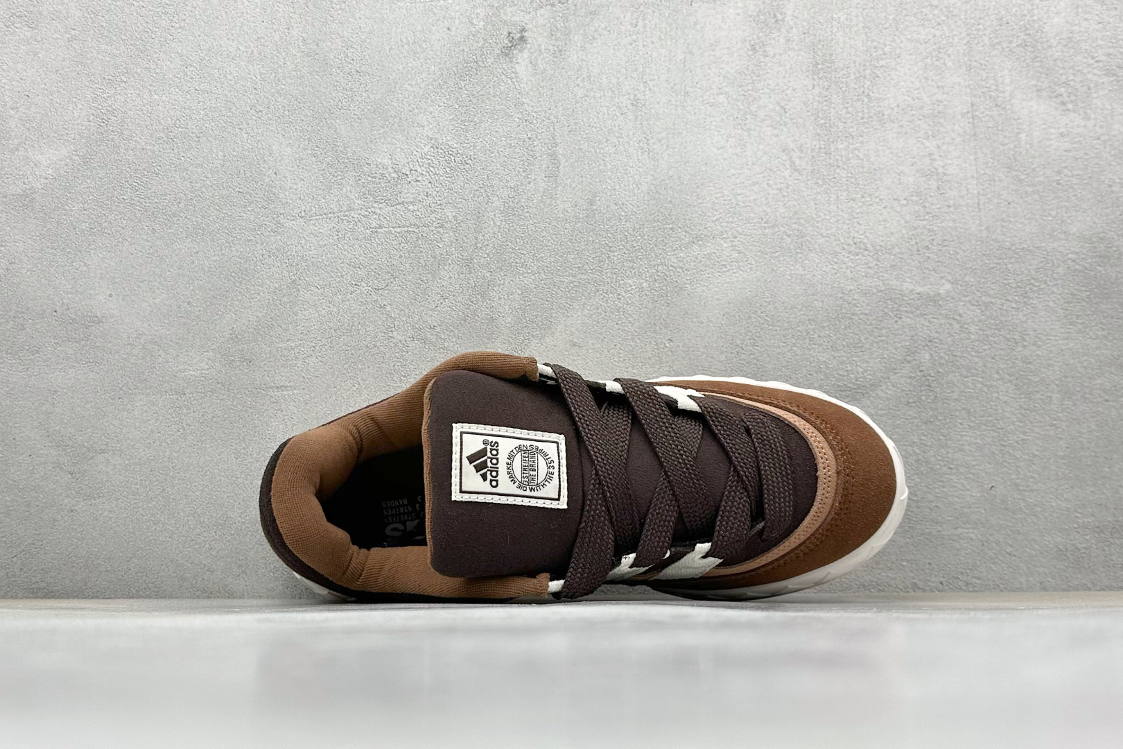TG版 Adidas Adimatic Low 马蒂奇系列低帮 复古鲨鱼面包鞋运动休闲滑板板鞋 IF4348
