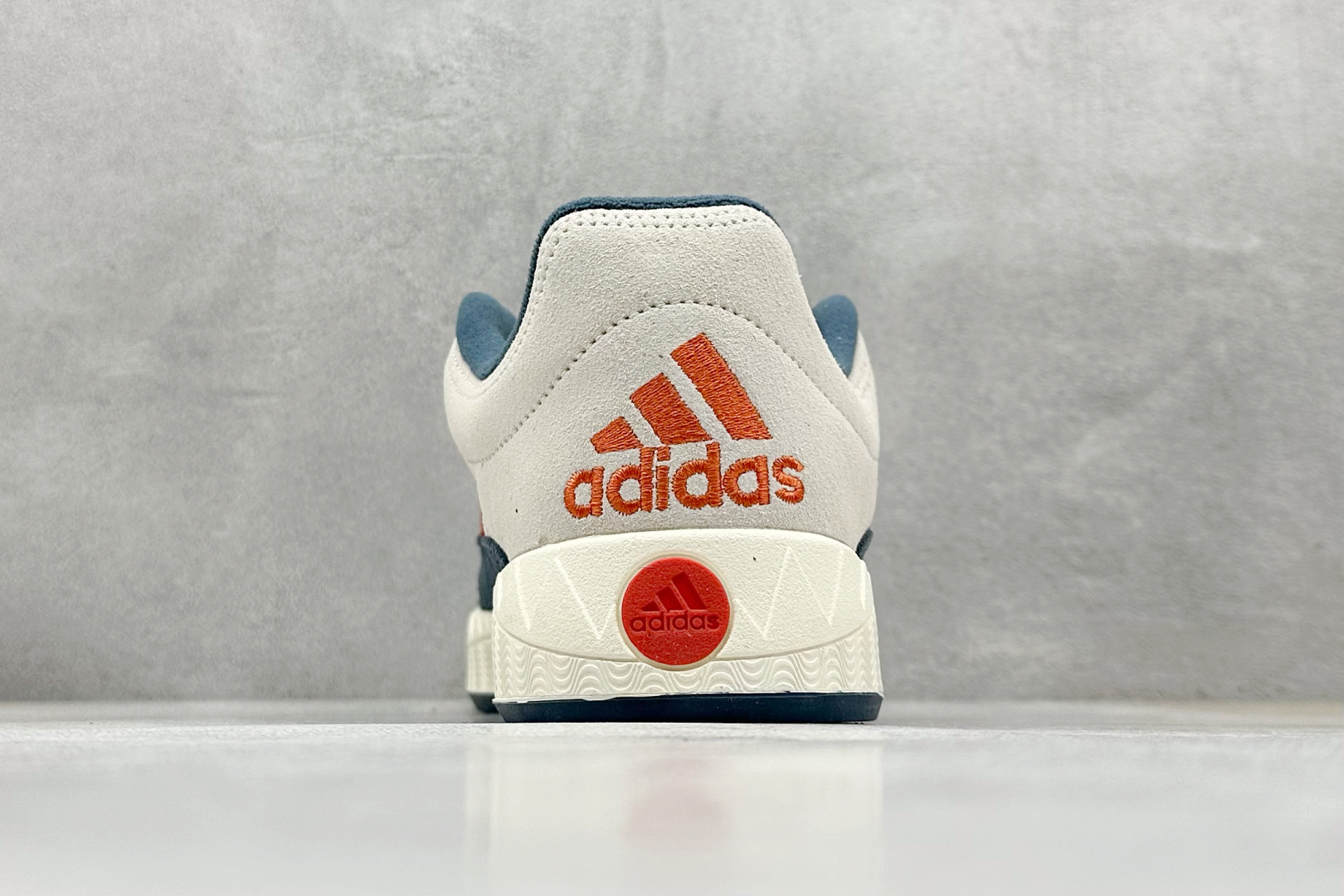 TG版 Adidas Adimatic Low 马蒂奇系列低帮 复古鲨鱼面包鞋运动休闲滑板板鞋 GY0038