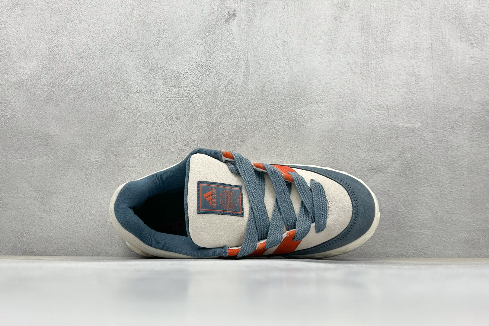 TG版 Adidas Adimatic Low 马蒂奇系列低帮 复古鲨鱼面包鞋运动休闲滑板板鞋 GY0038