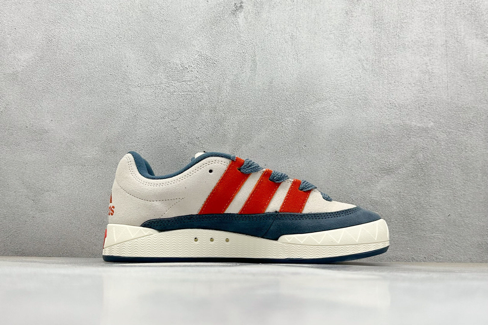 TG版 Adidas Adimatic Low 马蒂奇系列低帮 复古鲨鱼面包鞋运动休闲滑板板鞋 GY0038
