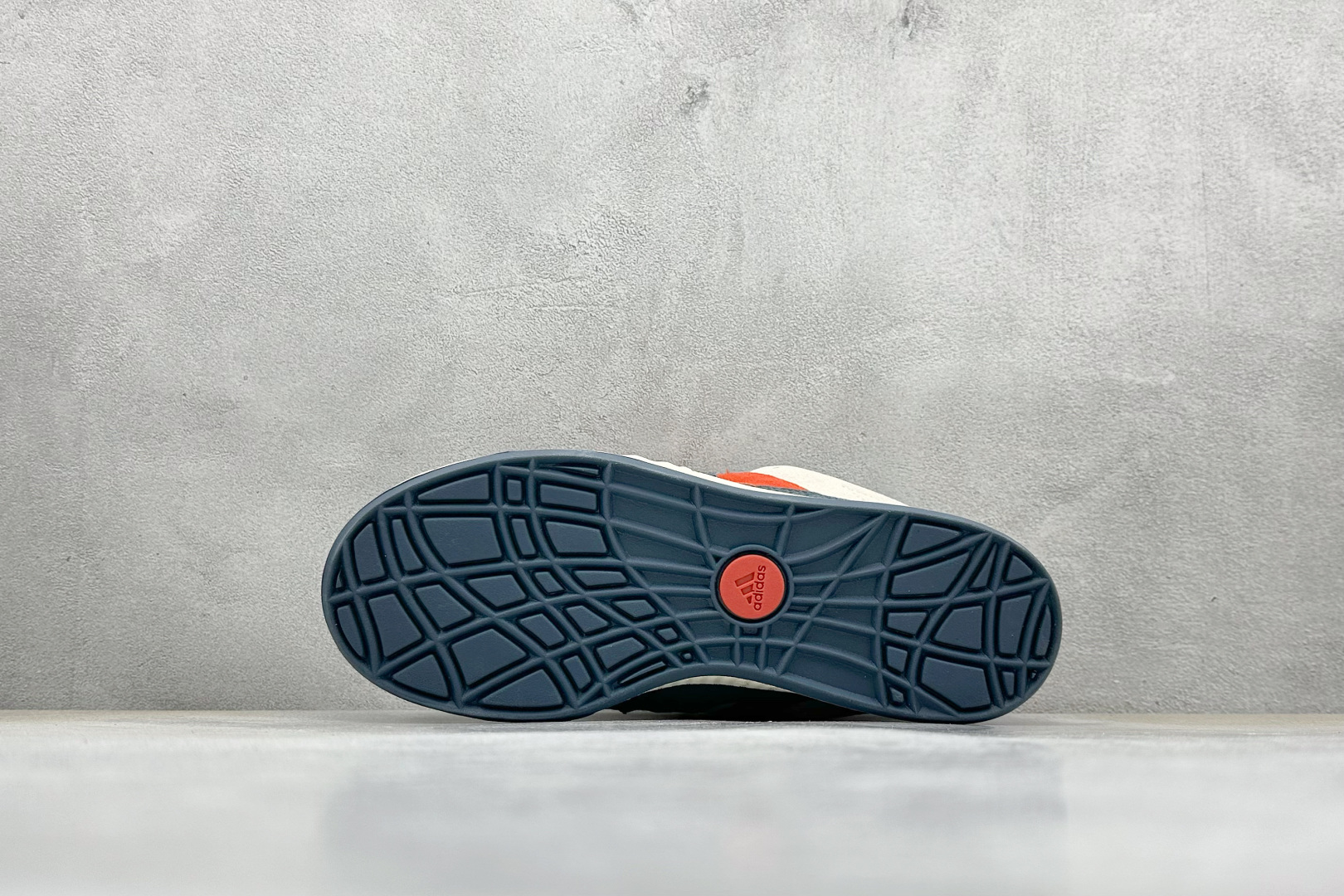TG版 Adidas Adimatic Low 马蒂奇系列低帮 复古鲨鱼面包鞋运动休闲滑板板鞋 GY0038