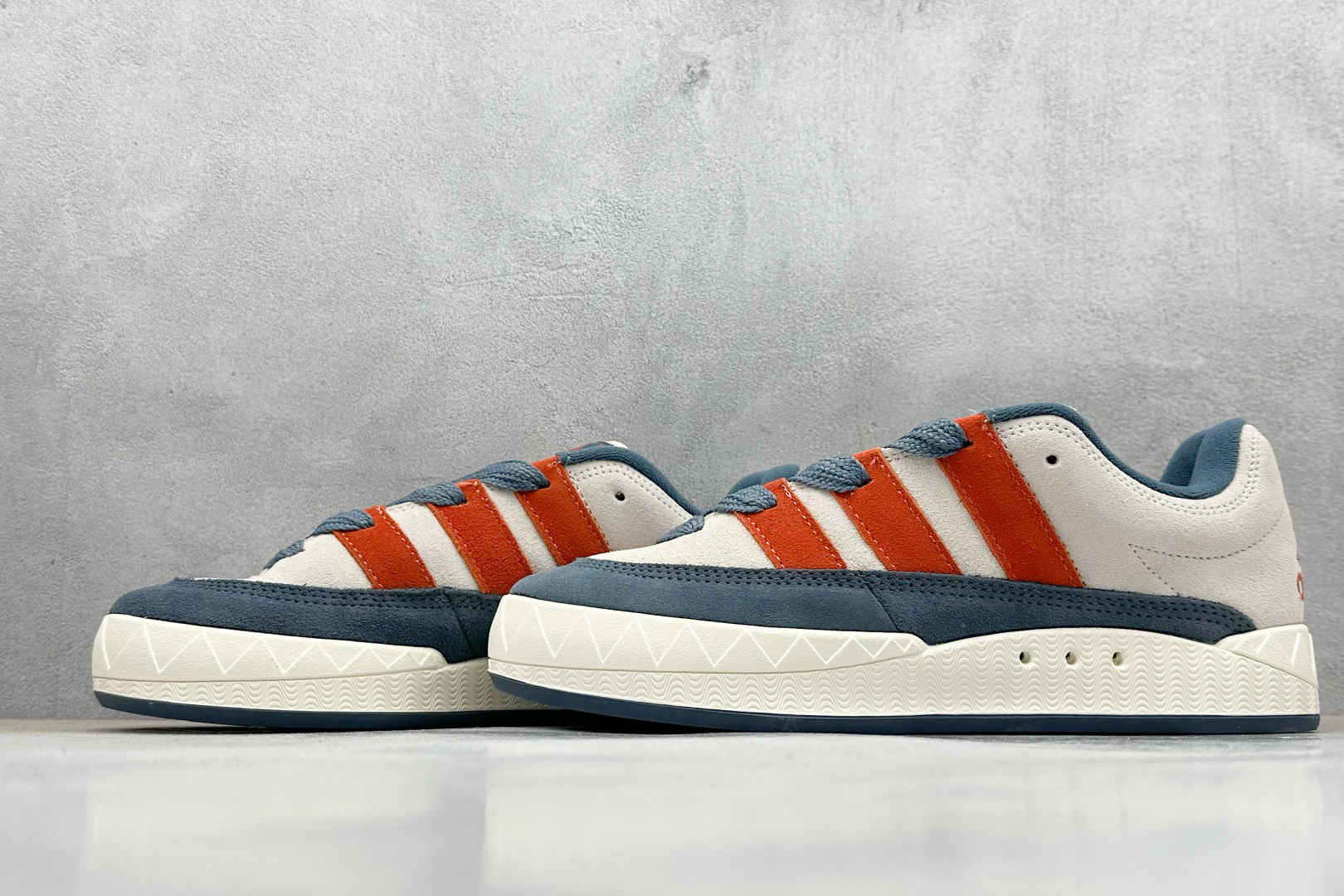 TG版 Adidas Adimatic Low 马蒂奇系列低帮 复古鲨鱼面包鞋运动休闲滑板板鞋 GY0038