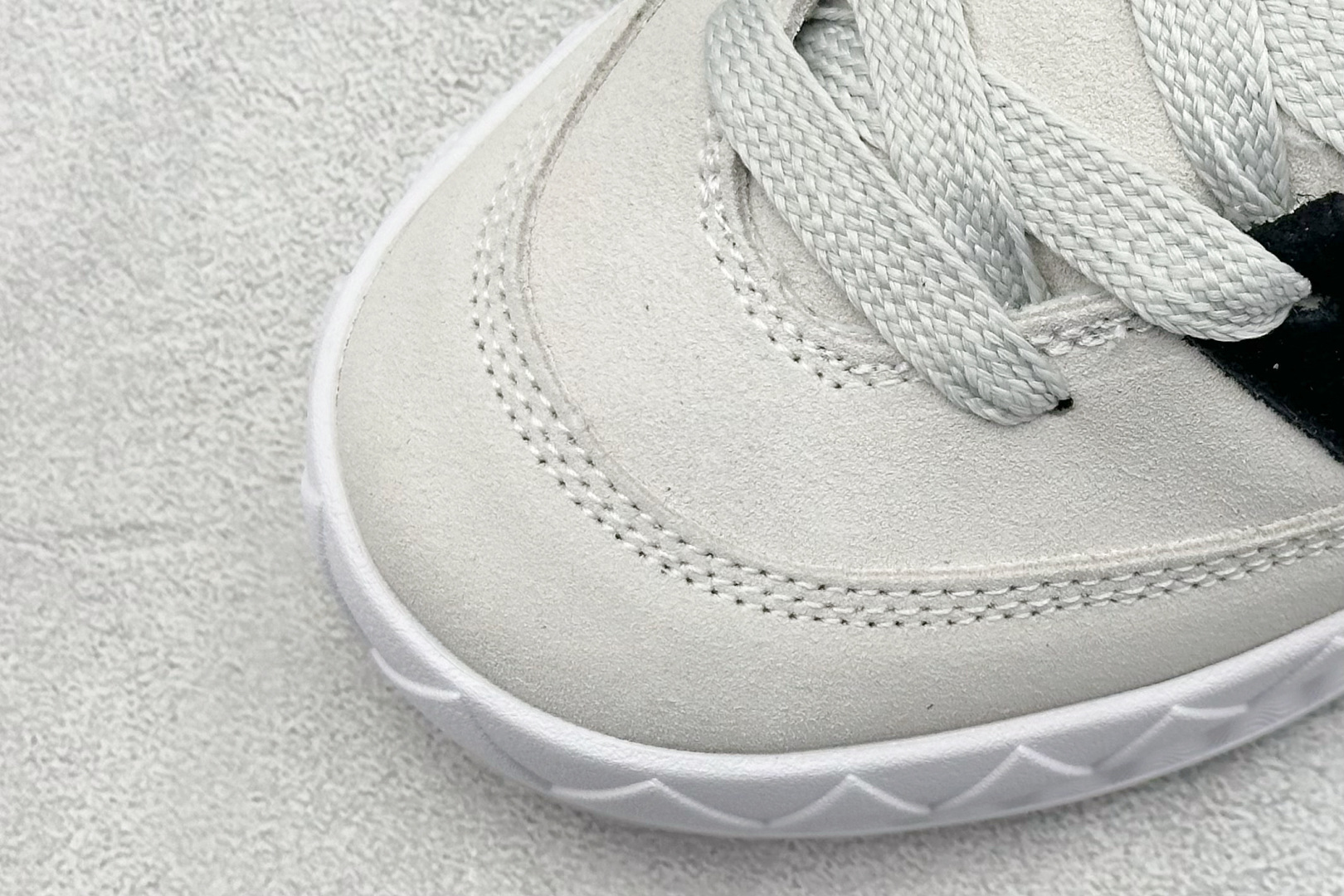 TG版 Adidas Adimatic Low 马蒂奇系列低帮 复古鲨鱼面包鞋运动休闲滑板板鞋 ID8266