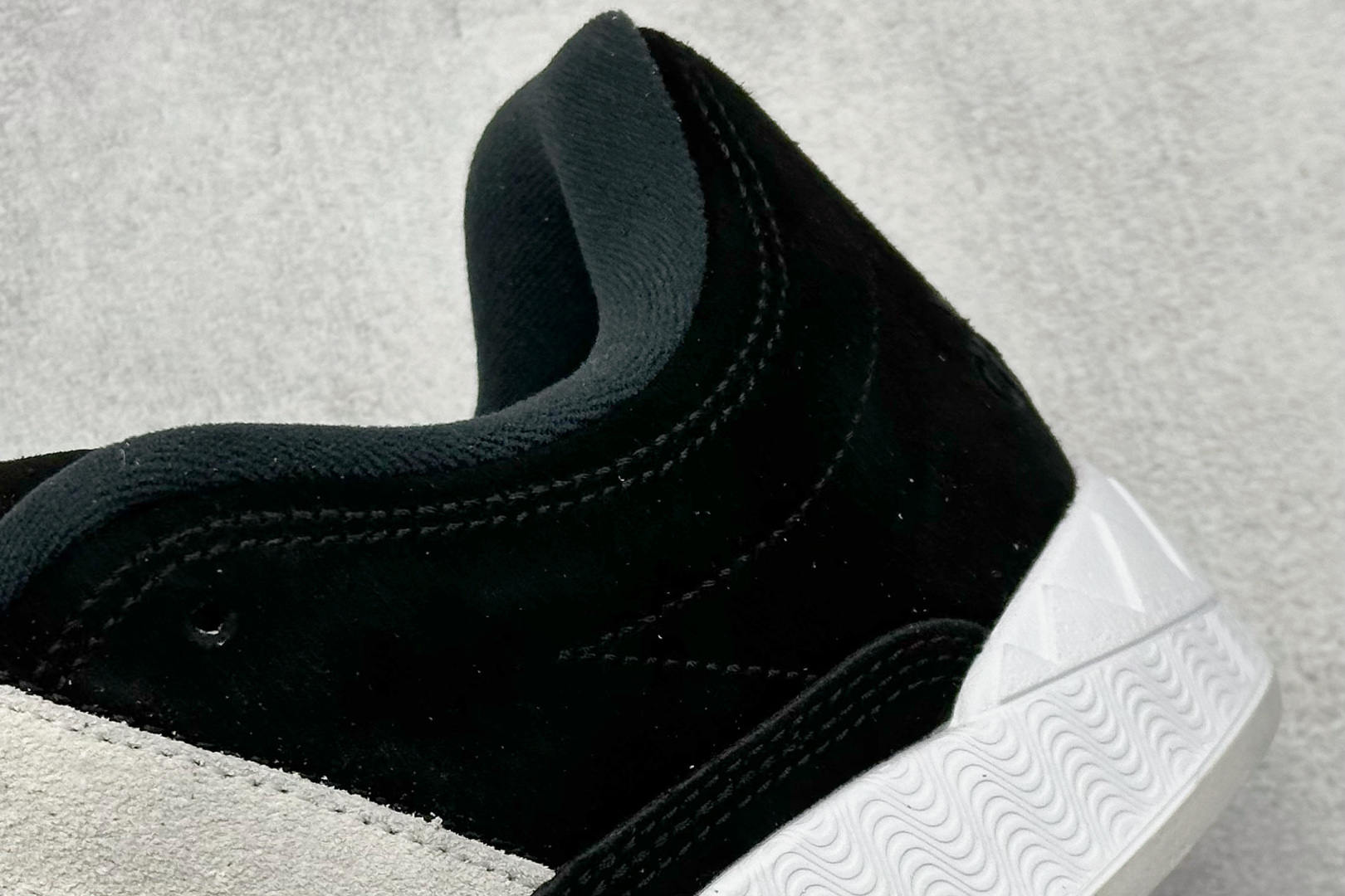 TG版 Adidas Adimatic Low 马蒂奇系列低帮 复古鲨鱼面包鞋运动休闲滑板板鞋 ID8265