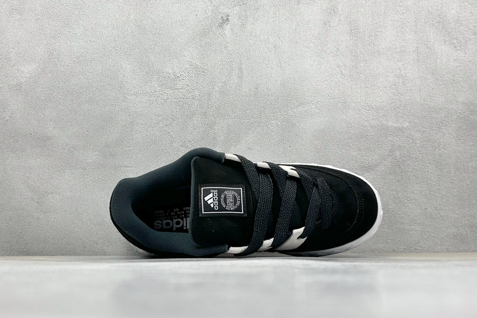 TG版 Adidas Adimatic Low 马蒂奇系列低帮 复古鲨鱼面包鞋运动休闲滑板板鞋 ID8265