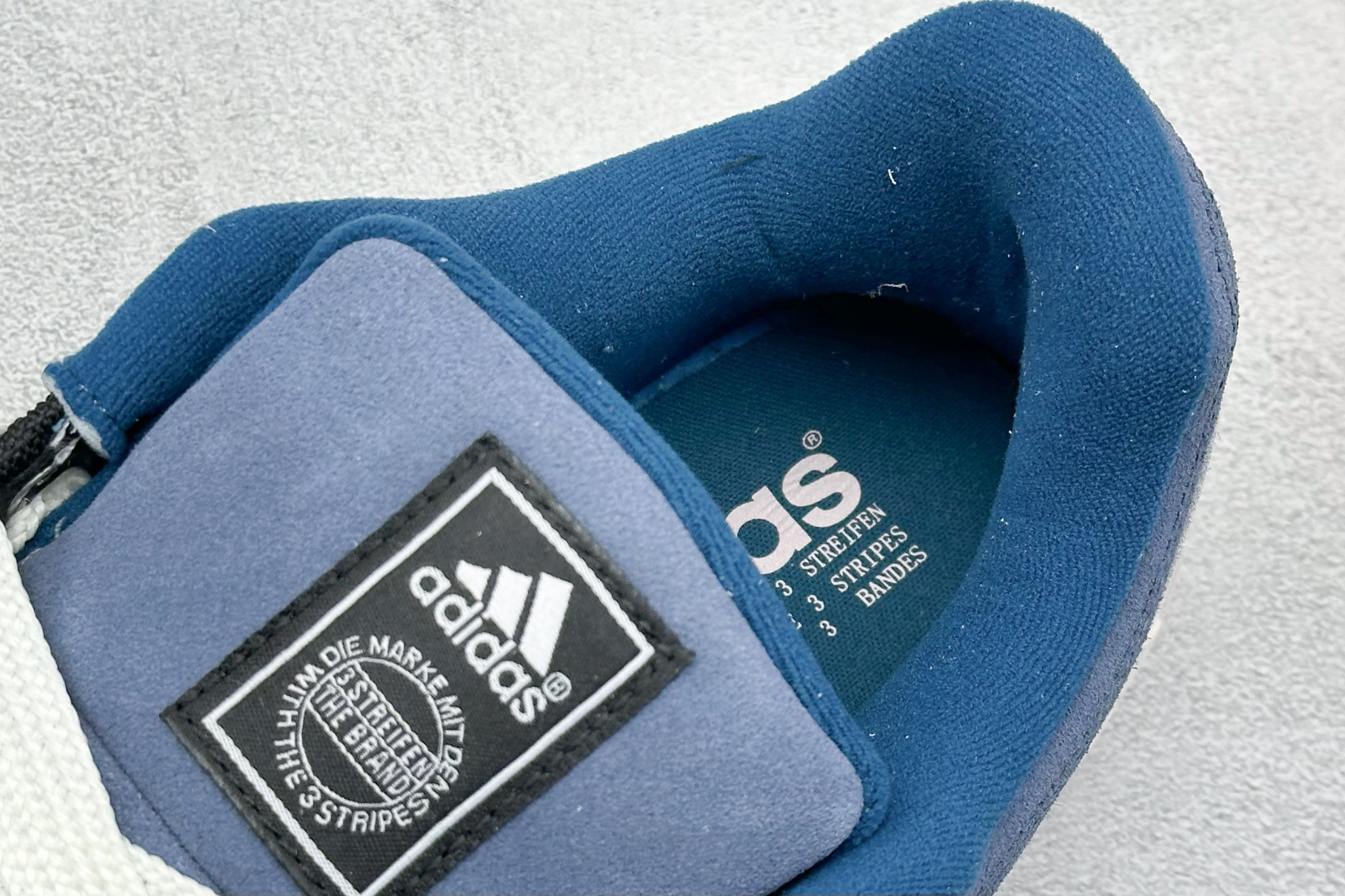 TG版 Adidas Adimatic Low 马蒂奇系列低帮 复古鲨鱼面包鞋运动休闲滑板板鞋 IF4347