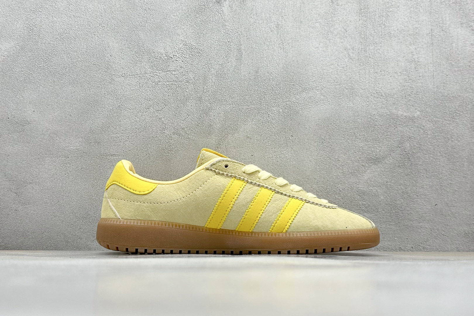 GX版 Adidas Originals Bermuda 绒面麂皮防滑耐磨轻便低帮板鞋 IH0301