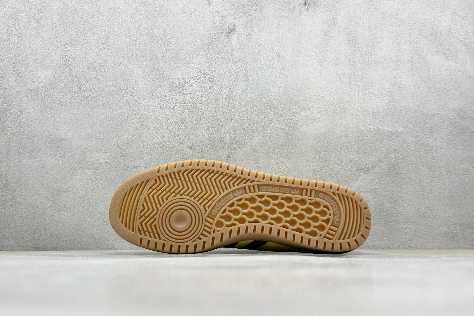 GX版 Adidas Originals Bermuda 绒面麂皮防滑耐磨轻便低帮板鞋 JL4279