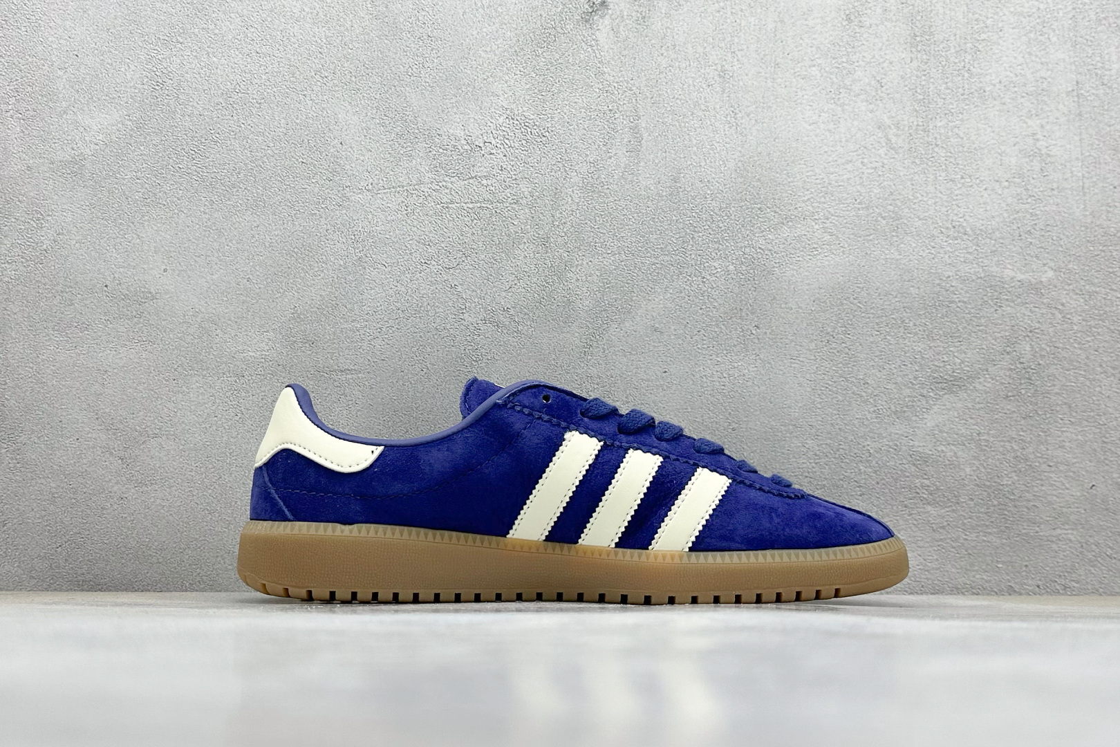 GX版 Adidas Originals Bermuda 绒面麂皮防滑耐磨轻便低帮板鞋 IE7427