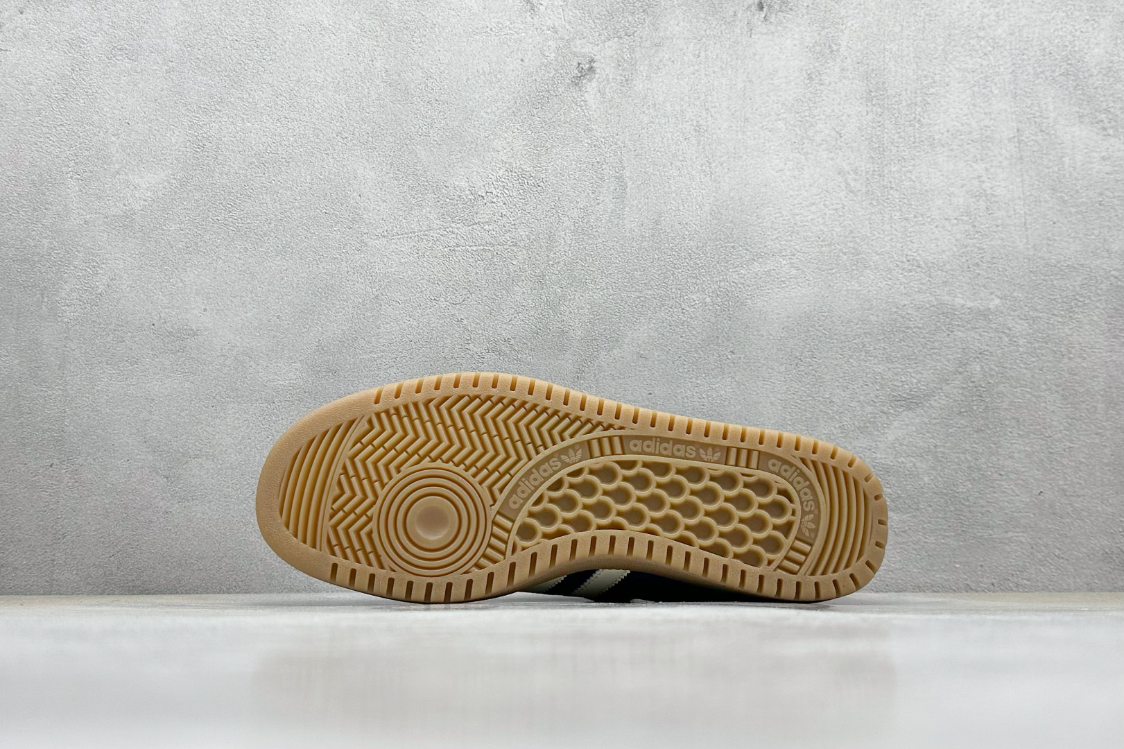 GX版 Adidas Originals Bermuda 绒面麂皮防滑耐磨轻便低帮板鞋 IE7427