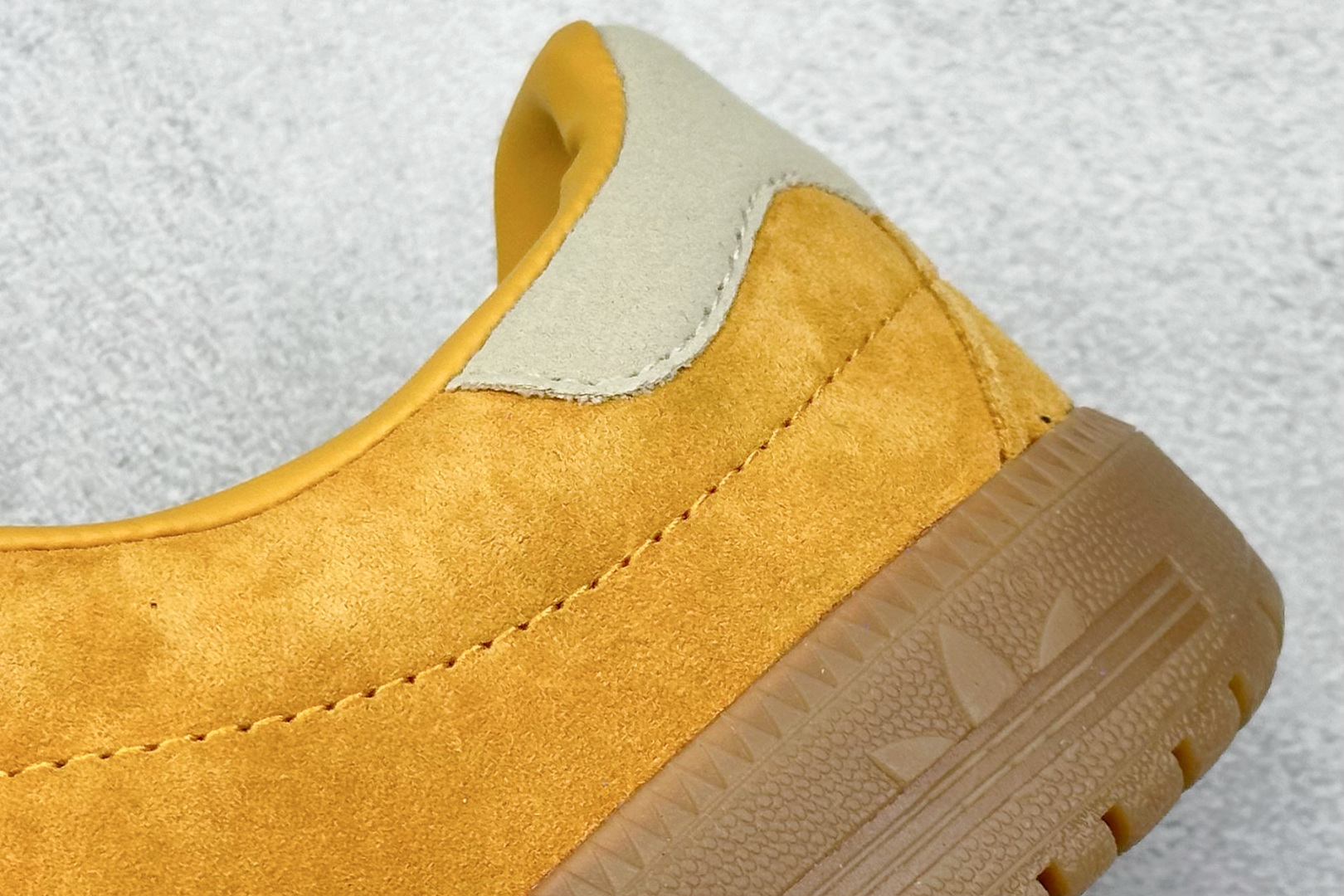 GX版 Adidas Originals Bermuda 绒面麂皮防滑耐磨轻便低帮板鞋