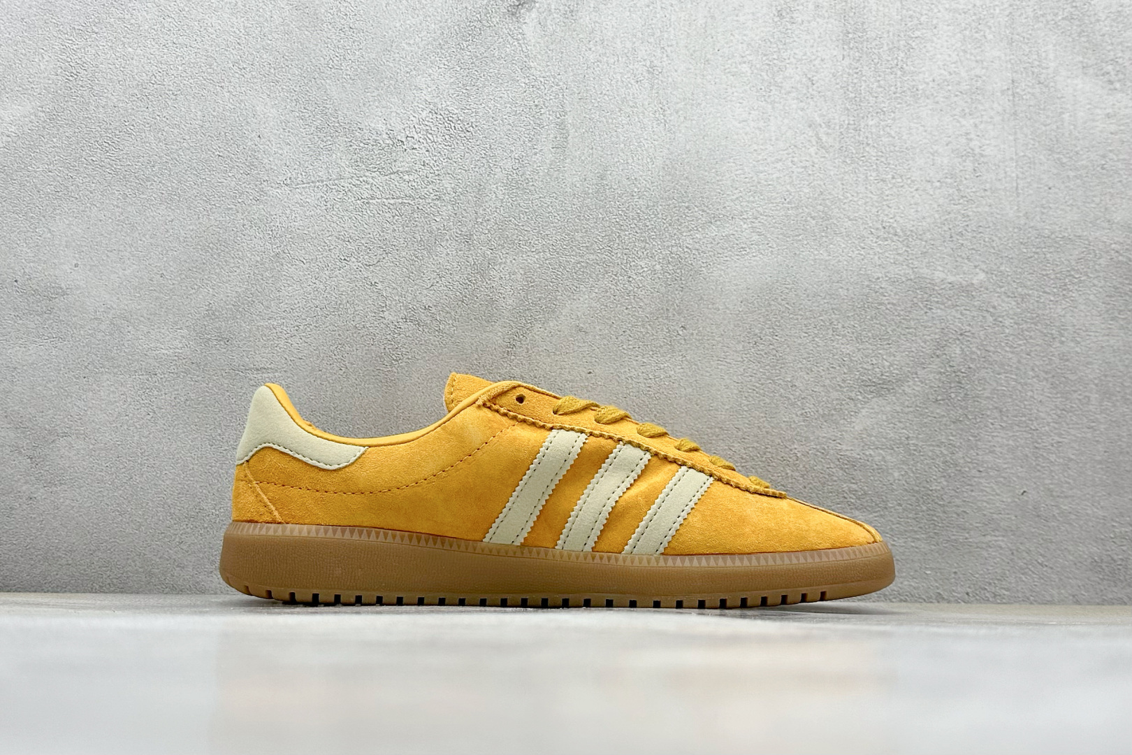GX版 Adidas Originals Bermuda 绒面麂皮防滑耐磨轻便低帮板鞋