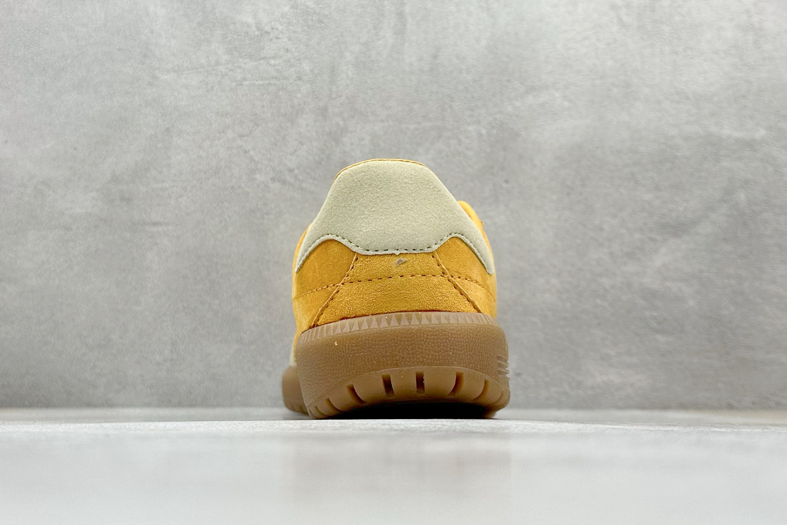 GX版 Adidas Originals Bermuda 绒面麂皮防滑耐磨轻便低帮板鞋