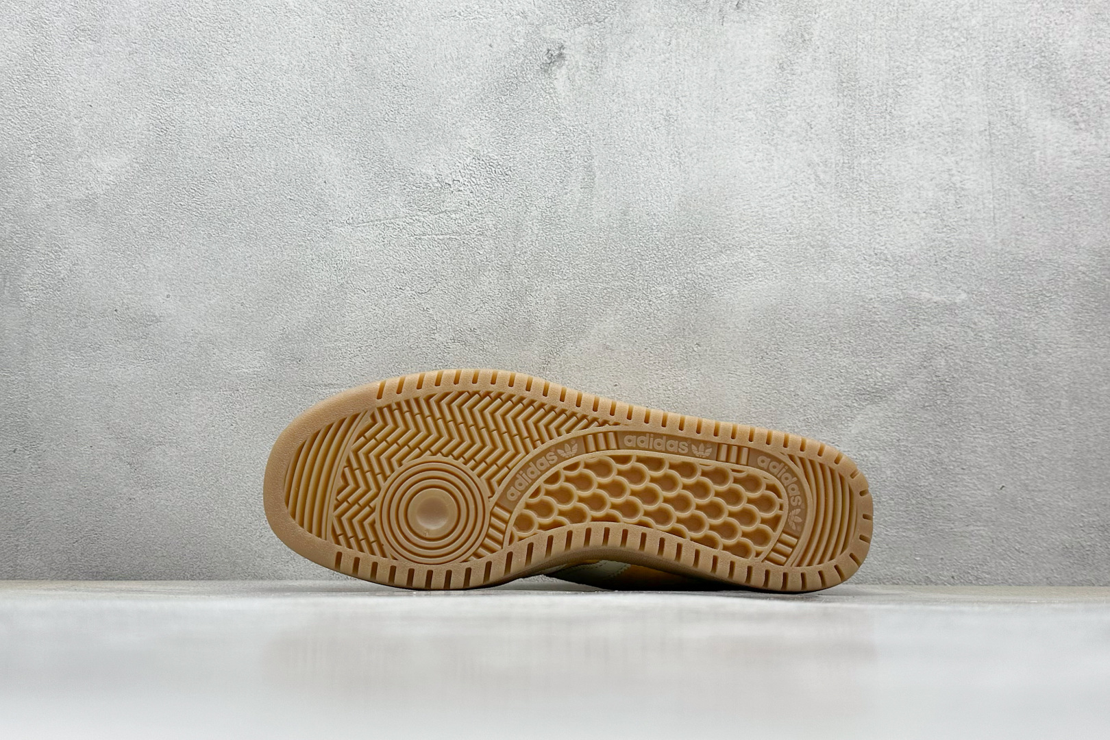 GX版 Adidas Originals Bermuda 绒面麂皮防滑耐磨轻便低帮板鞋