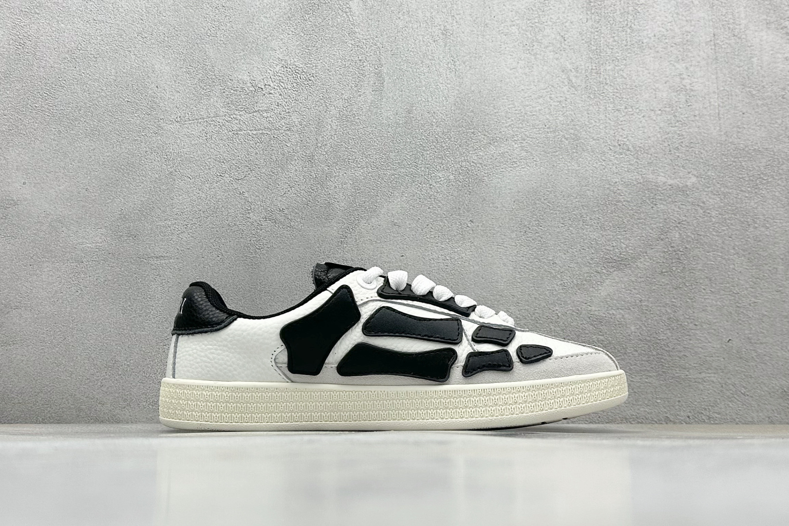 AMIRI Pacific bones 圆头系带低帮板鞋