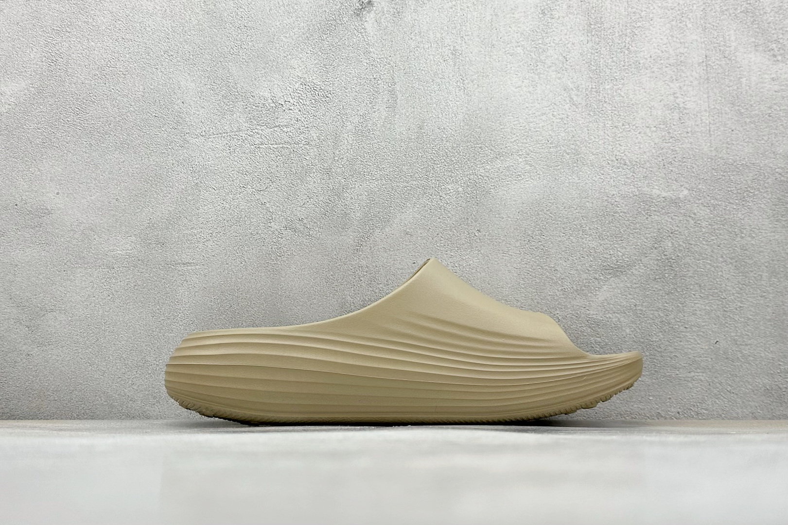 Nike ReactX Rejuven8 Slide 耐克夏日穿搭拖鞋 HV4479-200