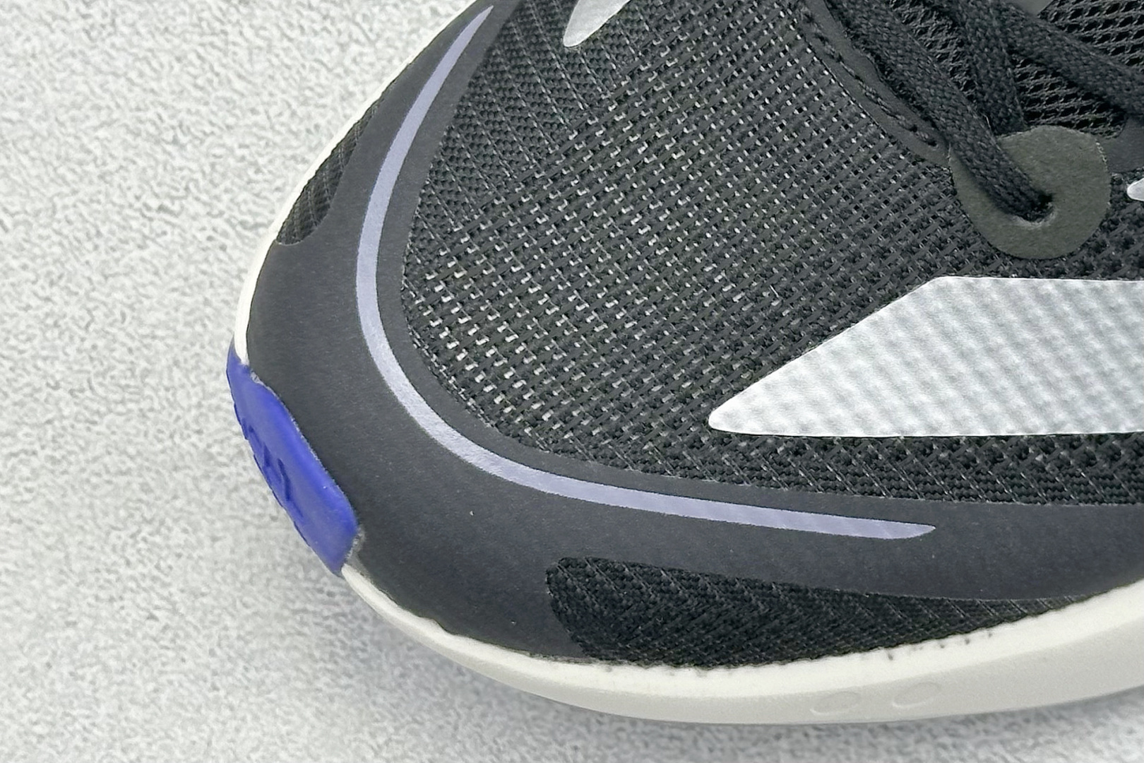 Adidas Adizero Boston 13 轻盈跑鞋 超轻发泡底 缓震透气跑步鞋 JS4950