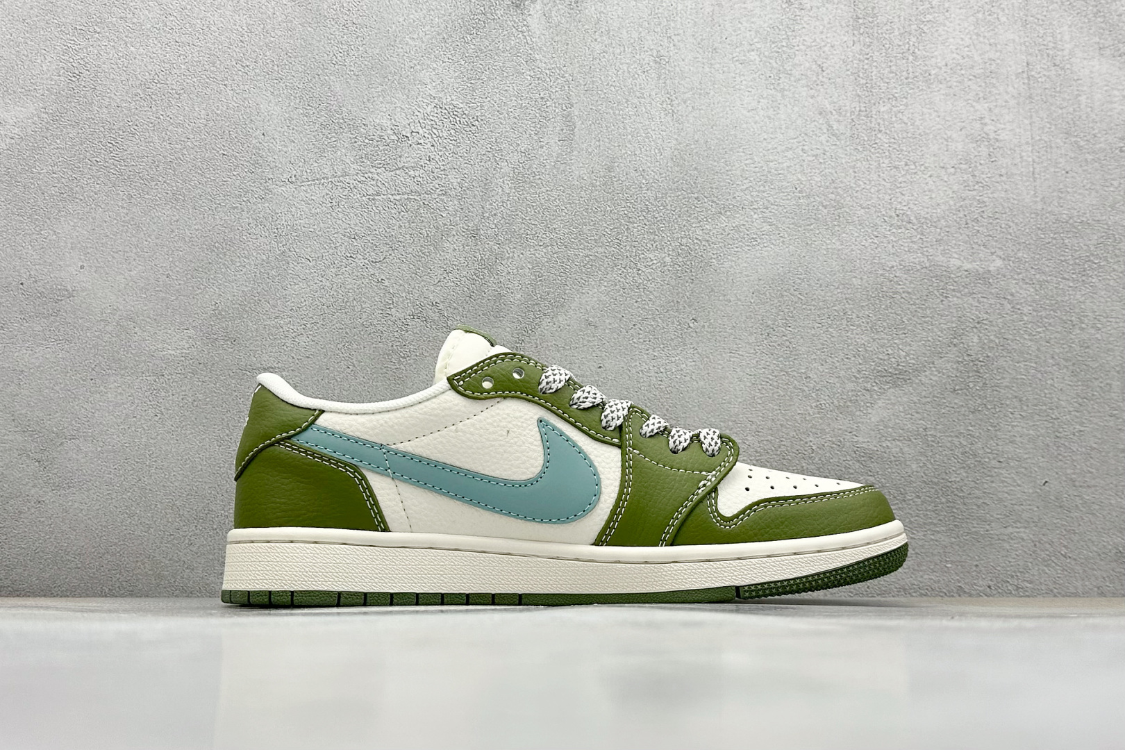 Travis Scott x Nike Air Jordan 1 Low Air Jordan 1 Low 反转白绿倒钩 HS8068-003