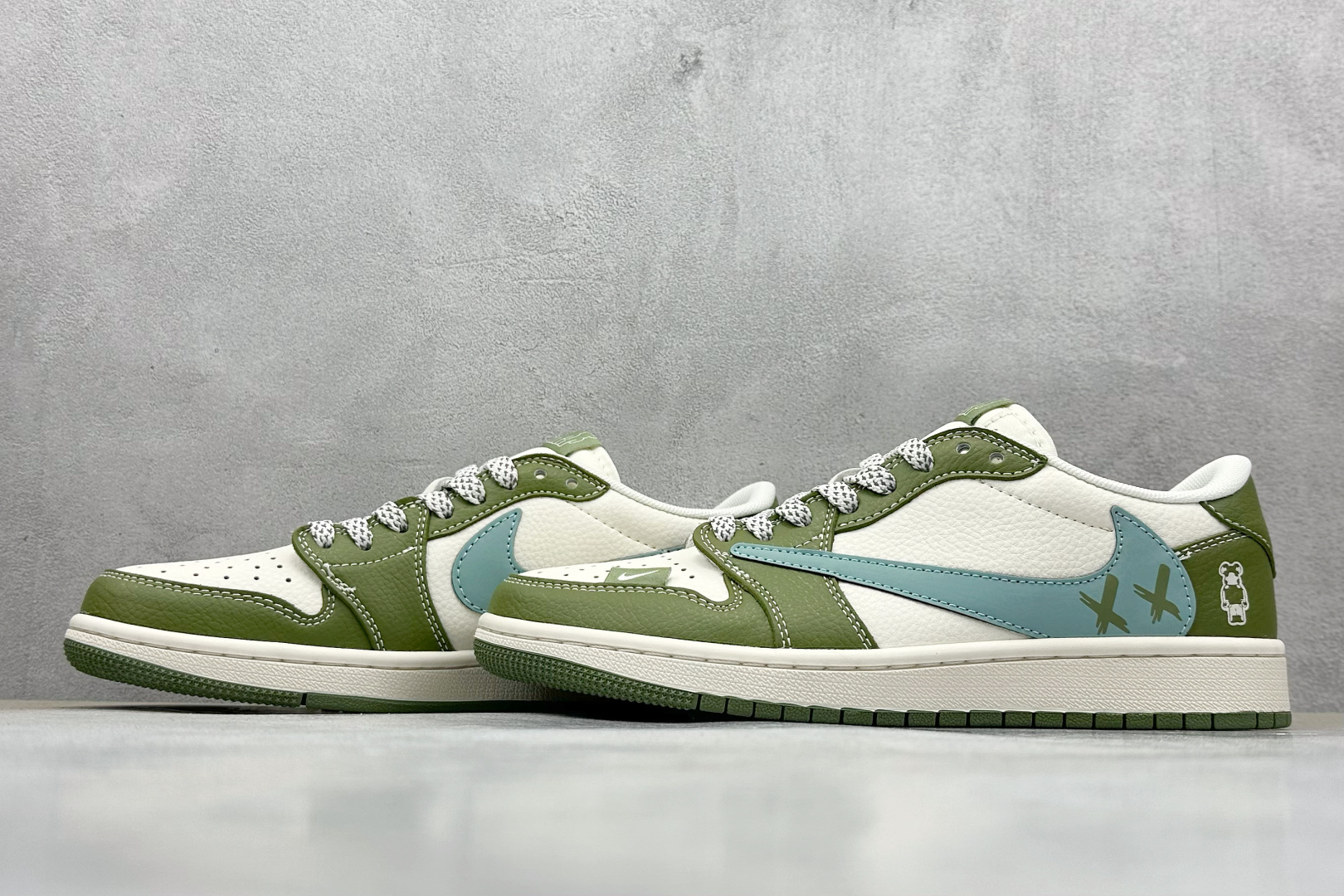 Travis Scott x Nike Air Jordan 1 Low Air Jordan 1 Low 反转白绿倒钩 HS8068-003