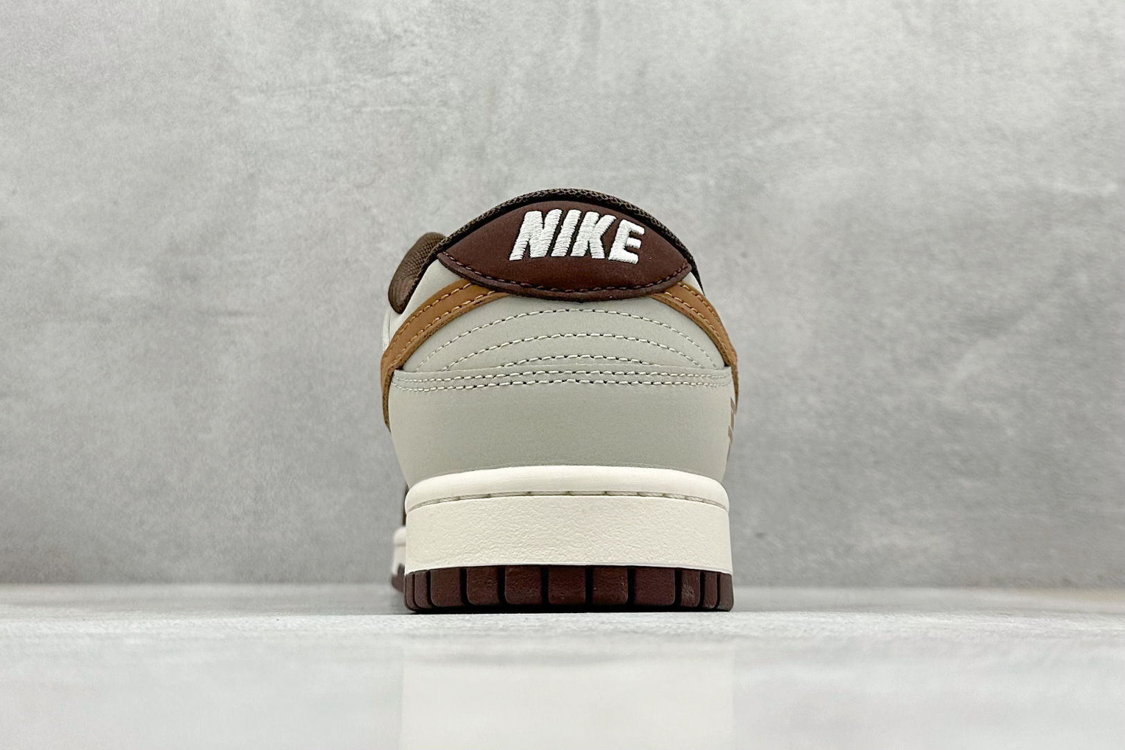 Nike SB Dunk Low x BURBERRY 棕灰小勾 XD1588-217