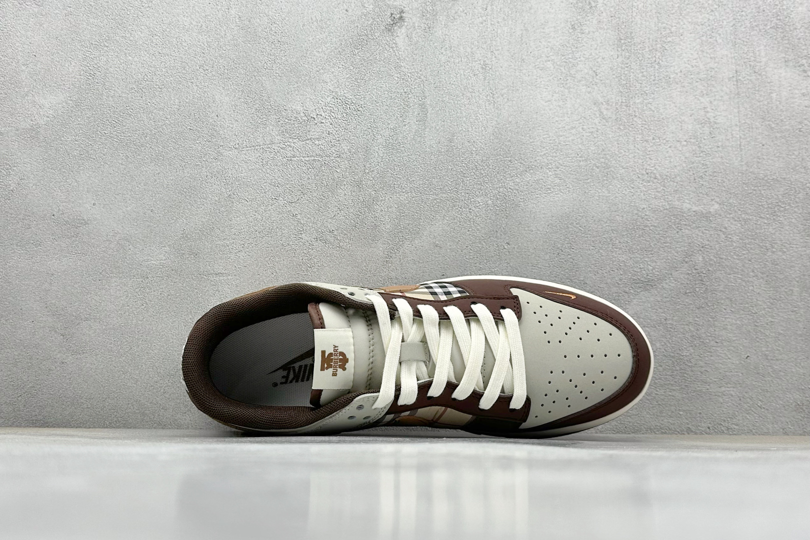 Nike SB Dunk Low x BURBERRY 棕灰小勾 XD1588-217