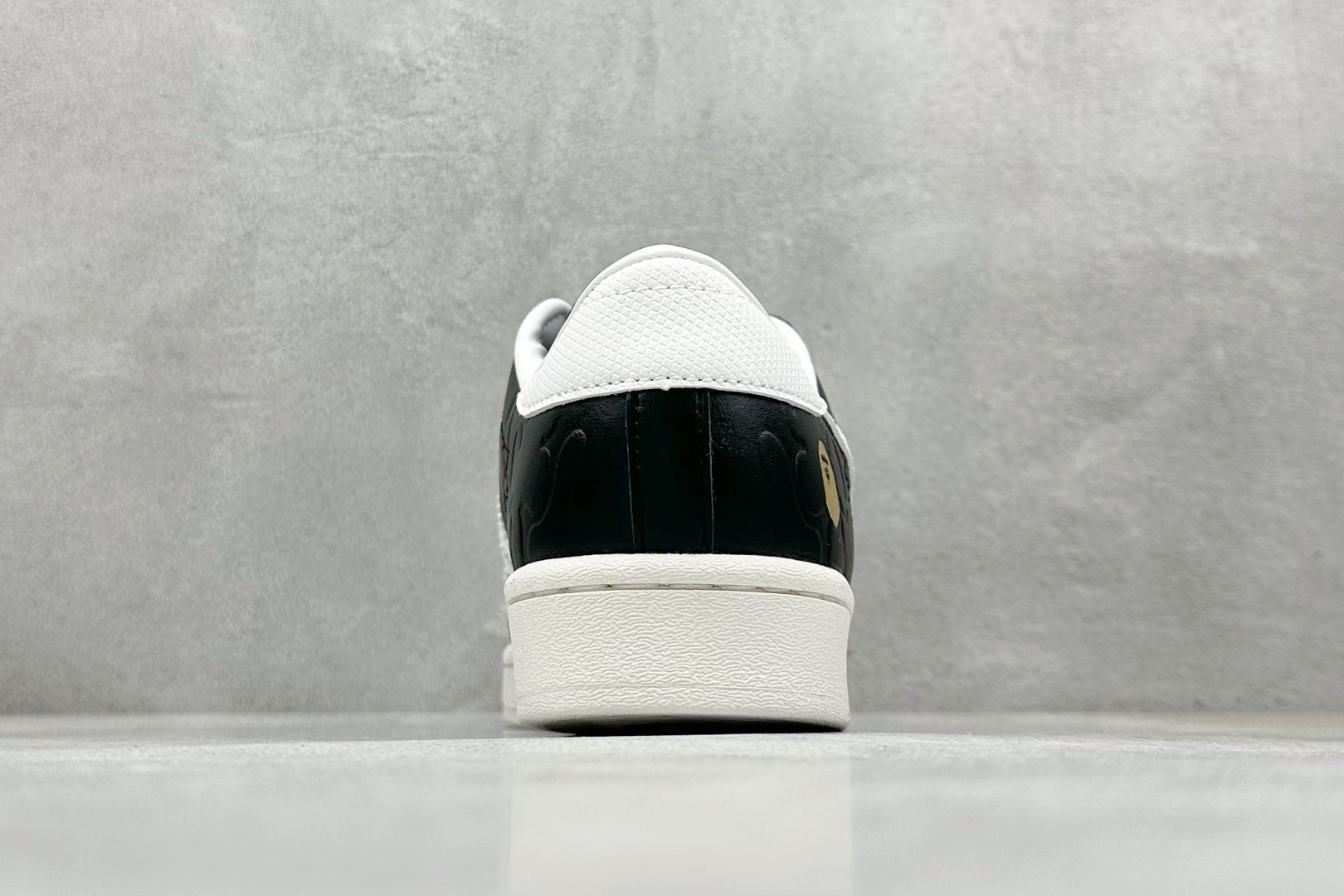 Bape x Adidas Originals Superstar贝壳头系列 阿迪达斯 三叶草低帮经典百搭休闲运动板鞋 JQ3666