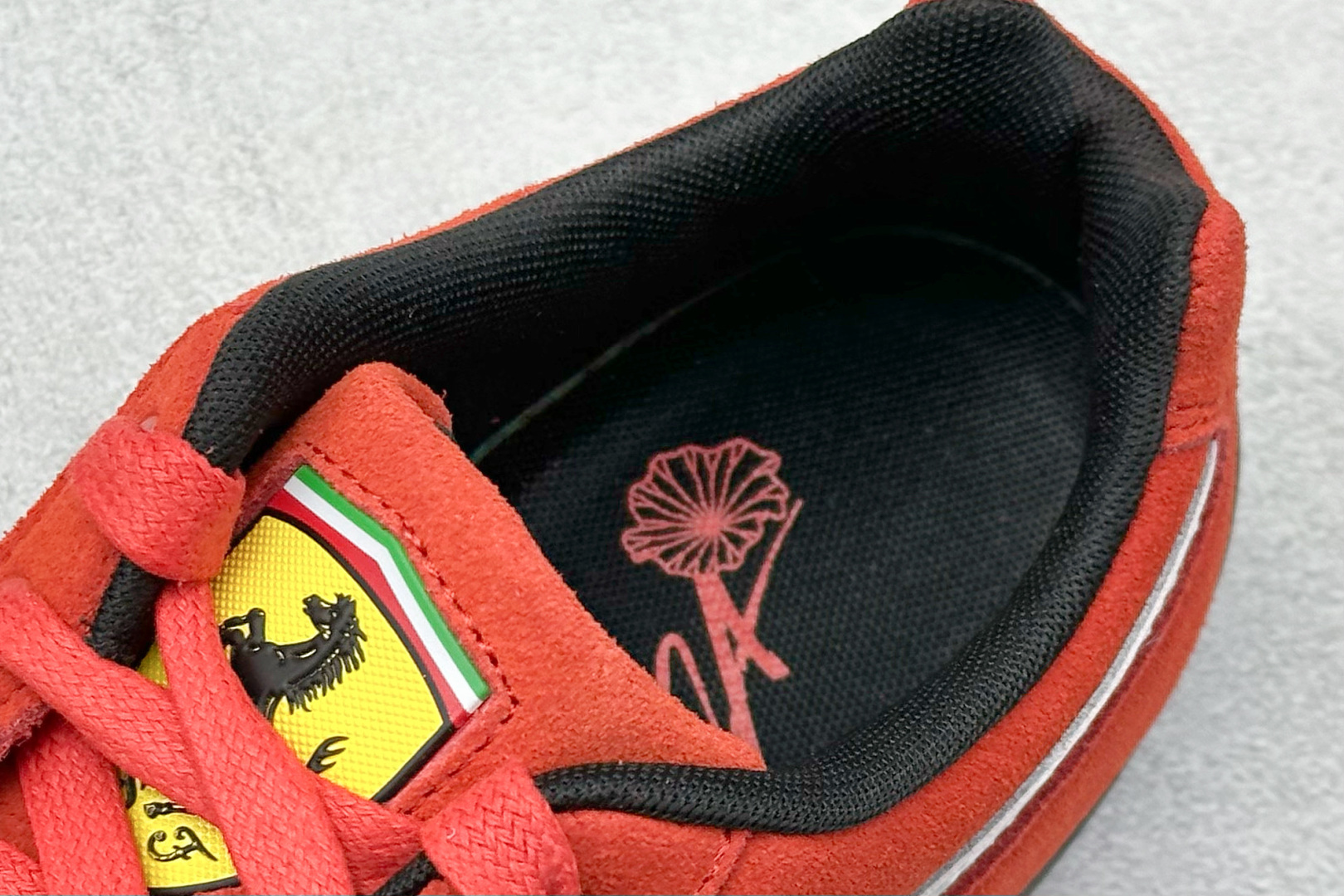 S2版 Ferrari x Puma Speedcet 红白色 联名彪马低帮复古运动休闲赛车跑鞋 309180-01