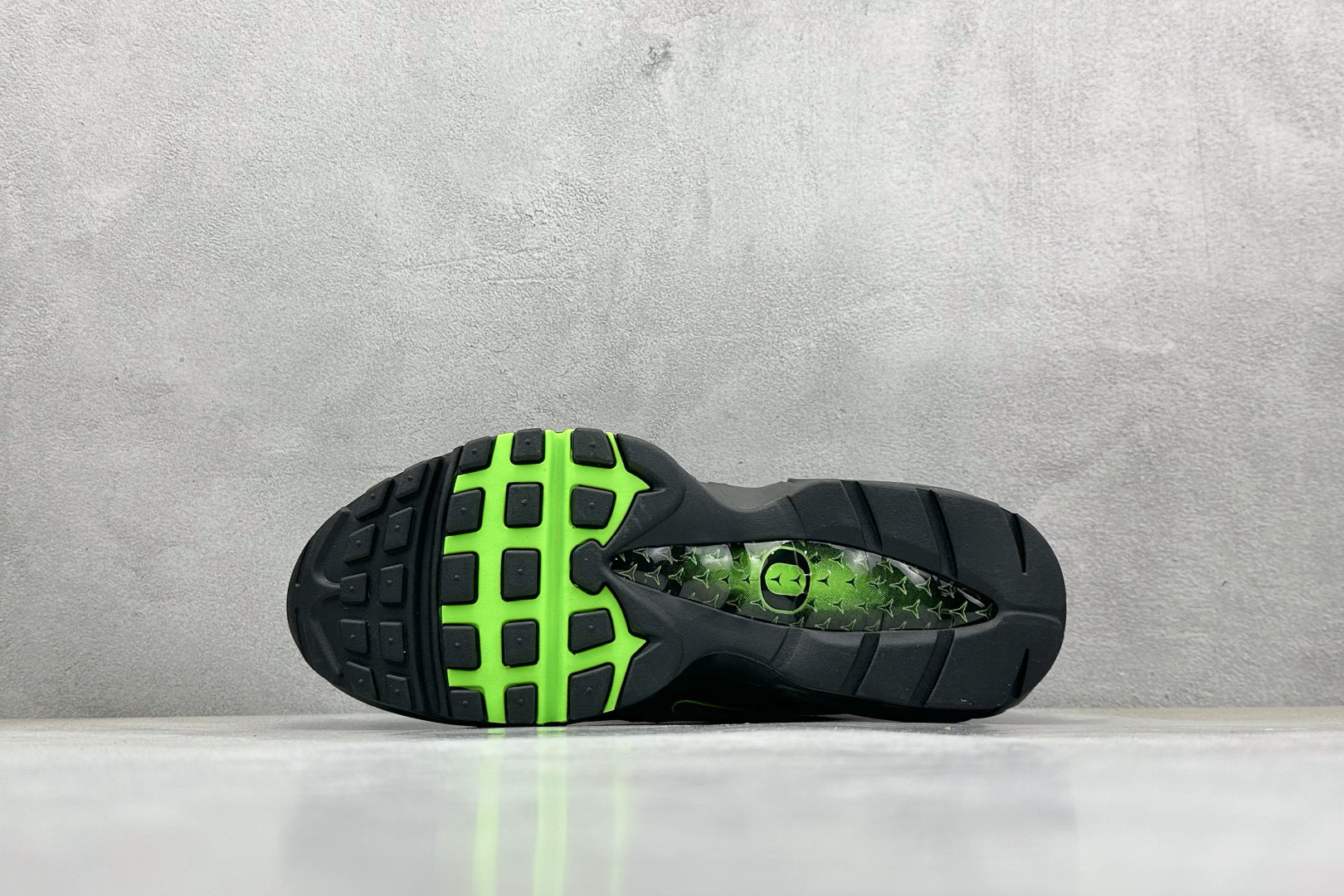 CK版 Division St. x Nike Air Max 97 Ducks of a Feather Thunder 复刻黑灰 复古休闲跑步鞋 II1711-900