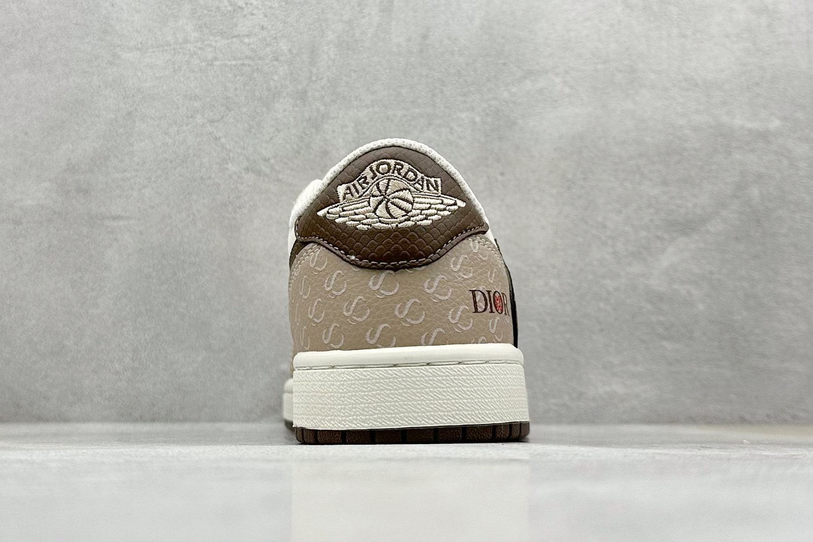 Travi Scott x Fragment Design x Air Jordan 1 Low OG SP AJ1 乔1 迪奥联名蛇年限定 棕蛇纹 低帮文化休闲板鞋 DM7866-074