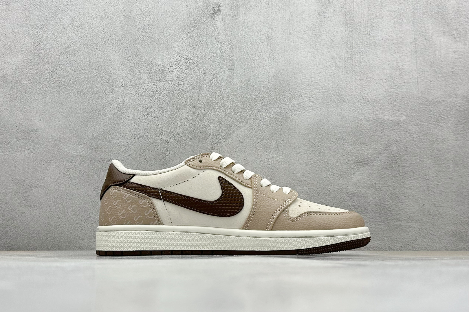 Travi Scott x Fragment Design x Air Jordan 1 Low OG SP AJ1 乔1 迪奥联名蛇年限定 棕蛇纹 低帮文化休闲板鞋 DM7866-074