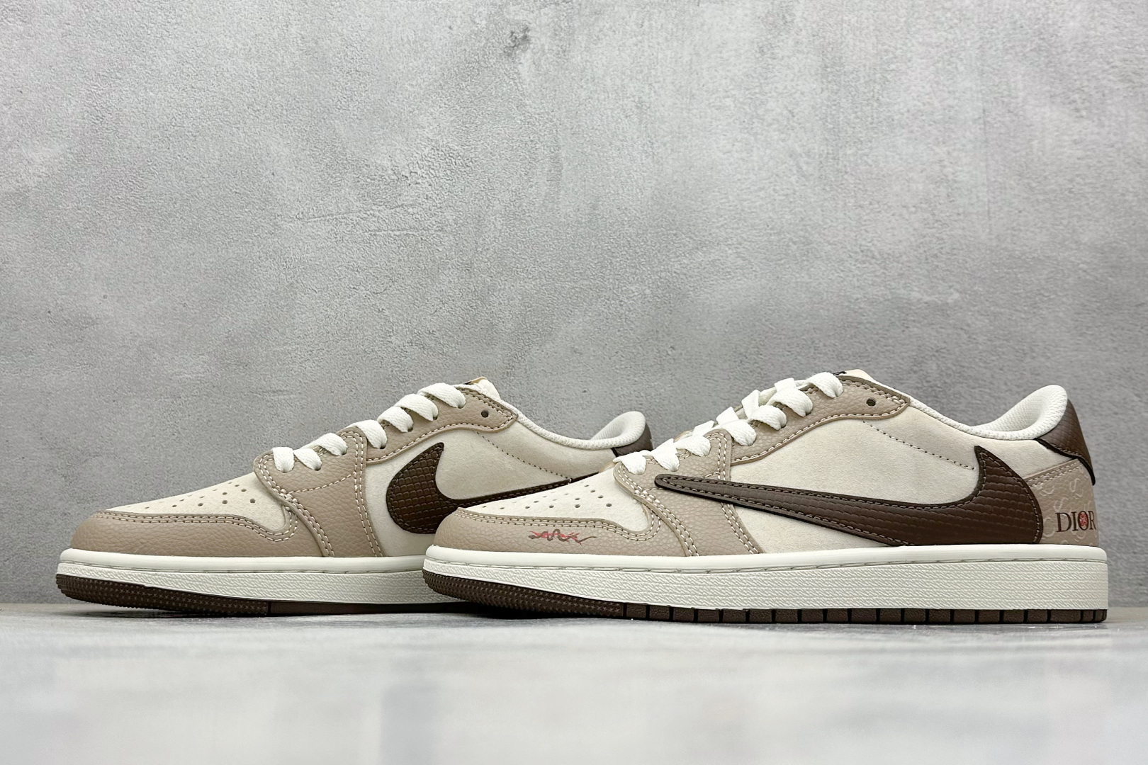 Travi Scott x Fragment Design x Air Jordan 1 Low OG SP AJ1 乔1 迪奥联名蛇年限定 棕蛇纹 低帮文化休闲板鞋 DM7866-074