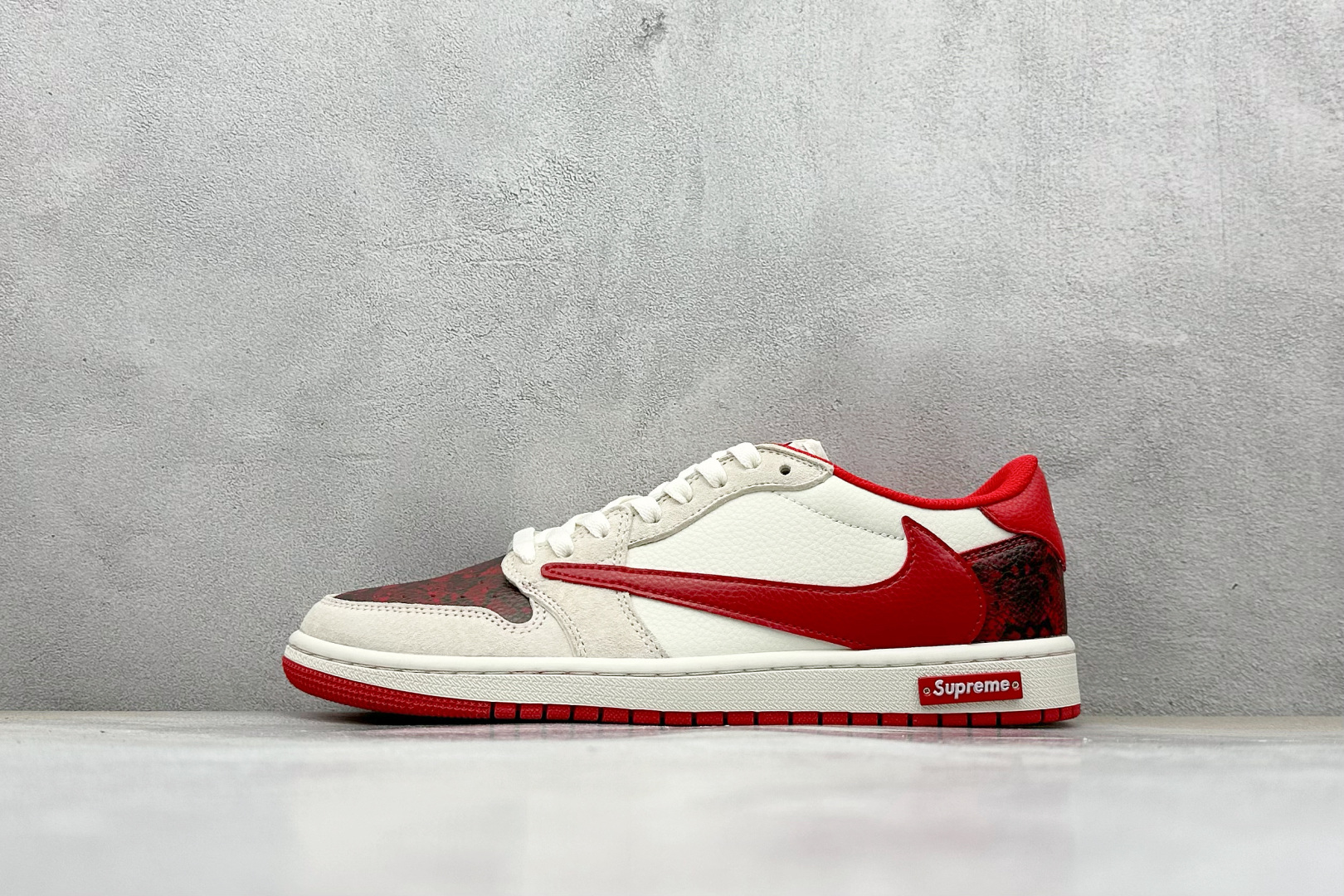 240 Travis Scott x Fragment Design x Air Jordan 1 Low OG SP AJ1 乔1 Supreme联名 中国红 低帮文化休闲板鞋 DM7866-076
