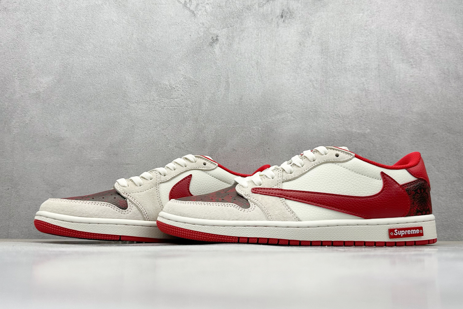 240 Travis Scott x Fragment Design x Air Jordan 1 Low OG SP AJ1 乔1 Supreme联名 中国红 低帮文化休闲板鞋 DM7866-076