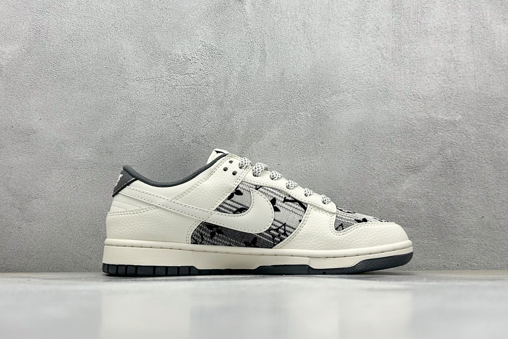 Nike SB Dunk Low LV联名 米白印花白勾 周年高端定制 低帮休闲板鞋 FC1688-230