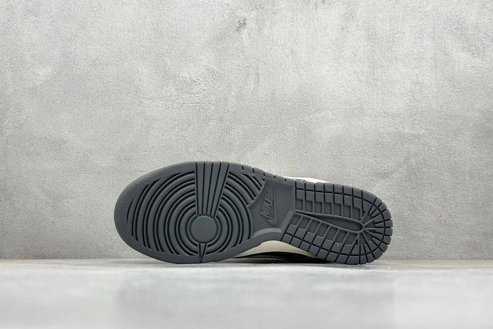 Nike SB Dunk Low LV联名 米白印花白勾 周年高端定制 低帮休闲板鞋 FC1688-230