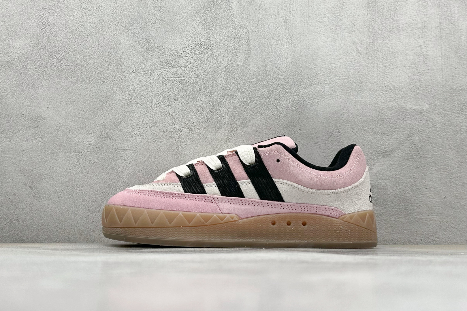 TG版 Adidas Adimatic Low 马蒂奇系列低帮 复古鲨鱼面包鞋运动休闲滑板板鞋 IF4346