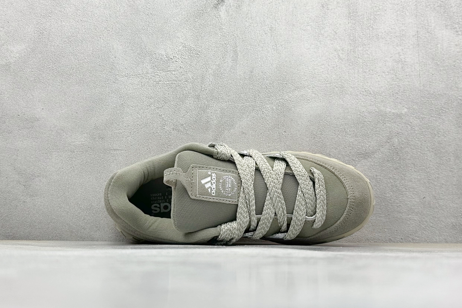 TG版 Adidas Adimatic Low 马蒂奇系列低帮 复古鲨鱼面包鞋运动休闲滑板板鞋 IG6034