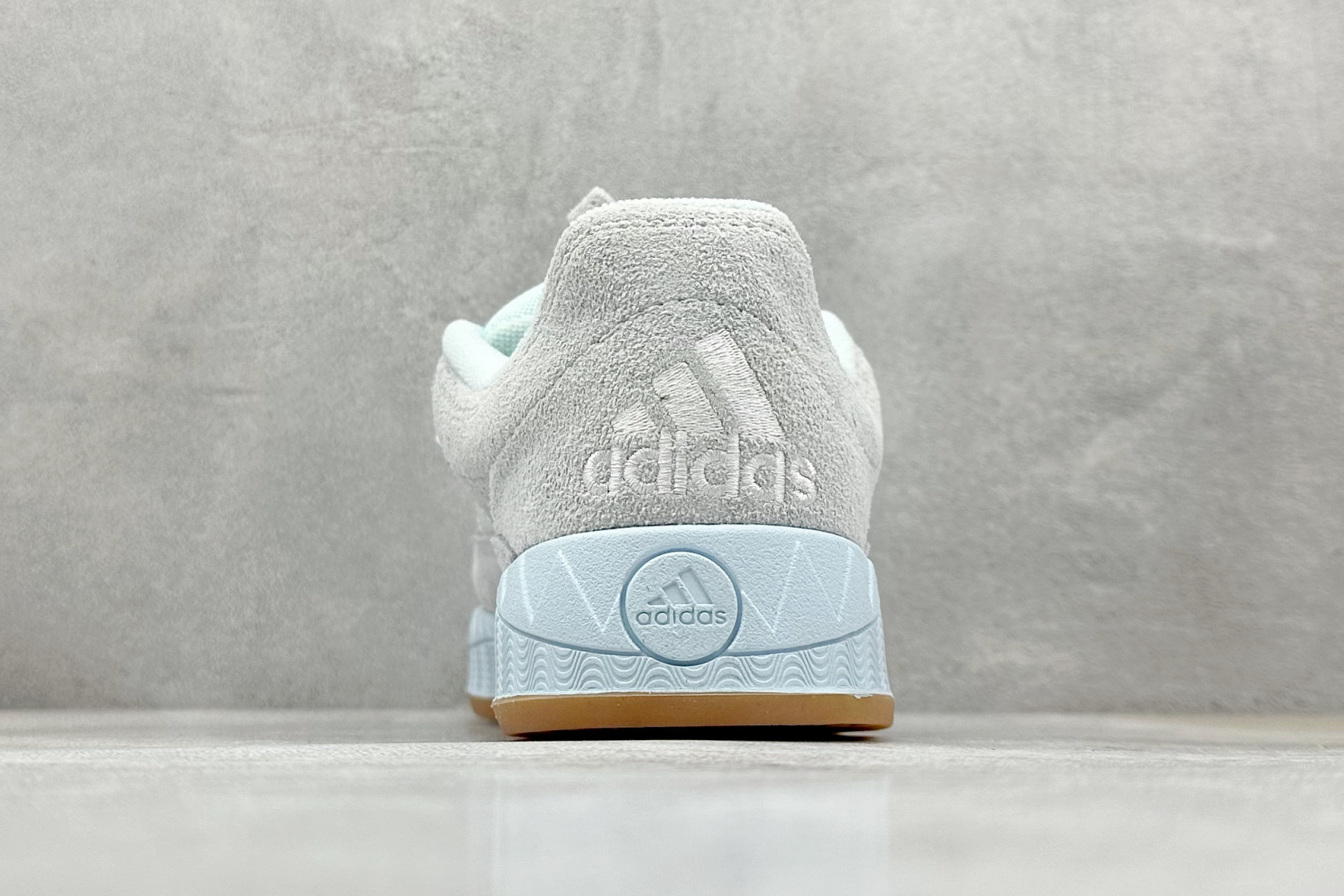 TG版 Adidas Adimatic Low 马蒂奇系列低帮 复古鲨鱼面包鞋运动休闲滑板板鞋 IG6035