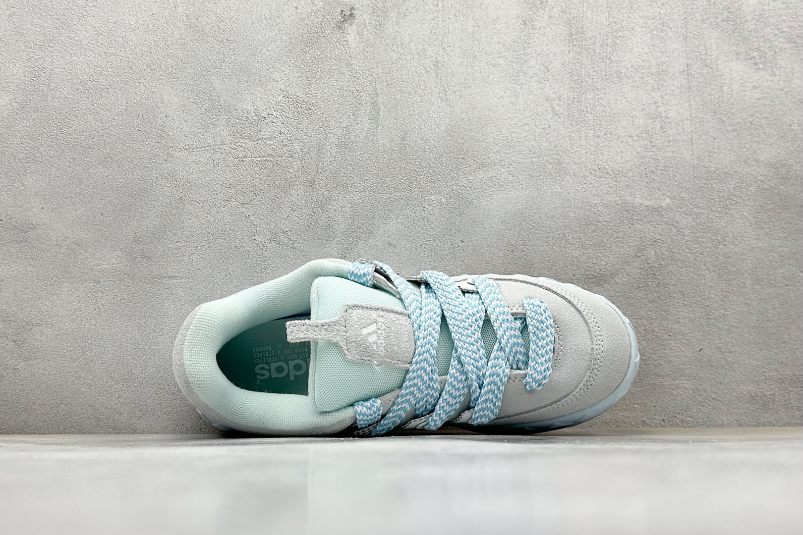 TG版 Adidas Adimatic Low 马蒂奇系列低帮 复古鲨鱼面包鞋运动休闲滑板板鞋 IG6035