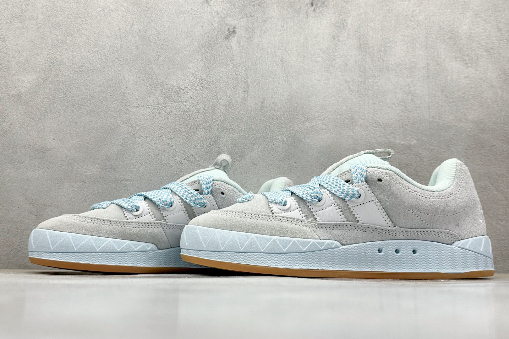TG版 Adidas Adimatic Low 马蒂奇系列低帮 复古鲨鱼面包鞋运动休闲滑板板鞋 IG6035
