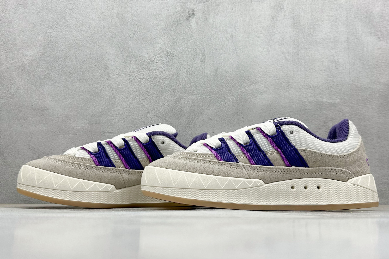 TG版 Adidas Adimatic Low 马蒂奇系列低帮 复古鲨鱼面包鞋运动休闲滑板板鞋 IH3266