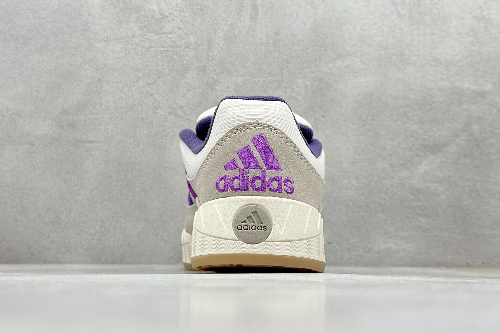 TG版 Adidas Adimatic Low 马蒂奇系列低帮 复古鲨鱼面包鞋运动休闲滑板板鞋 IH3266