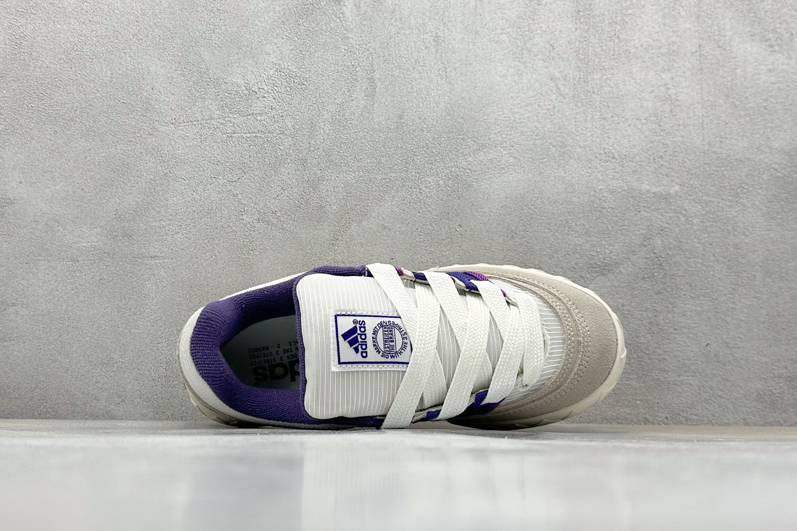 TG版 Adidas Adimatic Low 马蒂奇系列低帮 复古鲨鱼面包鞋运动休闲滑板板鞋 IH3266