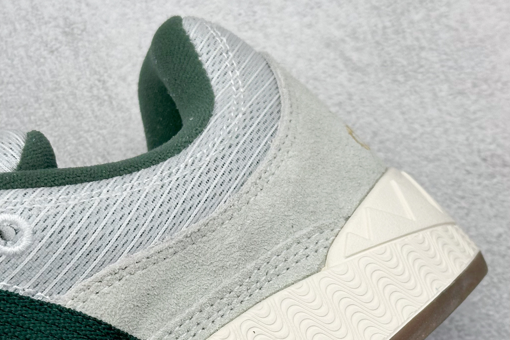 TG版 Adidas Adimatic Low 马蒂奇系列低帮 复古鲨鱼面包鞋运动休闲滑板板鞋 IH3267