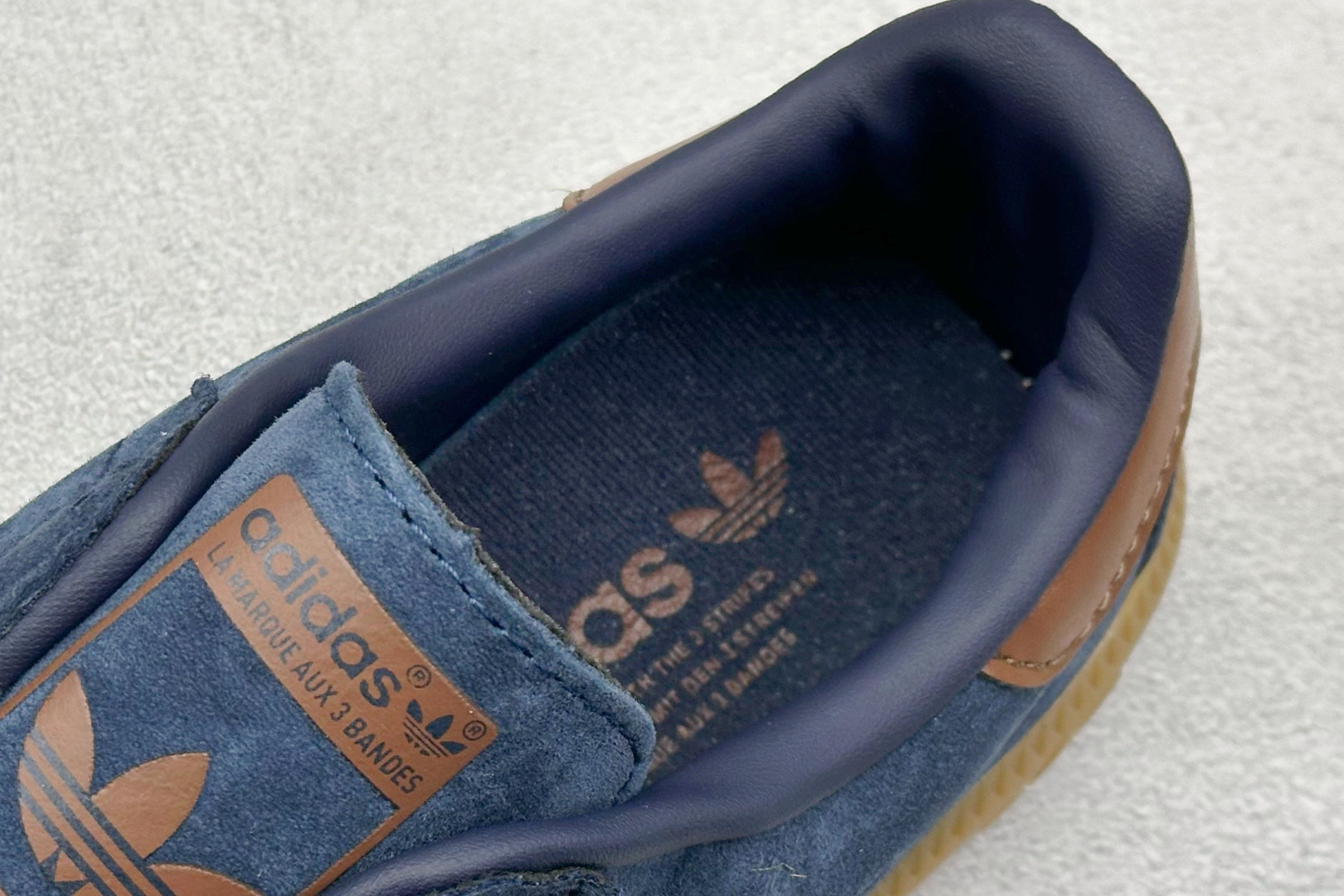 GX版 Adidas Originals Bermuda 绒面麂皮防滑耐磨轻便低帮板鞋 JI4278