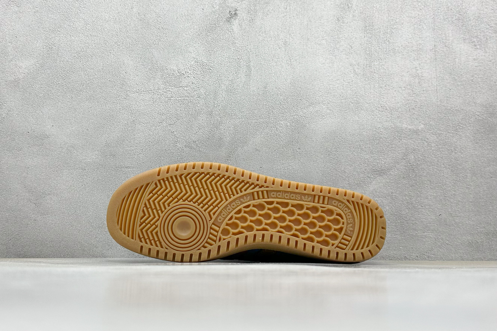 GX版 Adidas Originals Bermuda 绒面麂皮防滑耐磨轻便低帮板鞋 JI4278