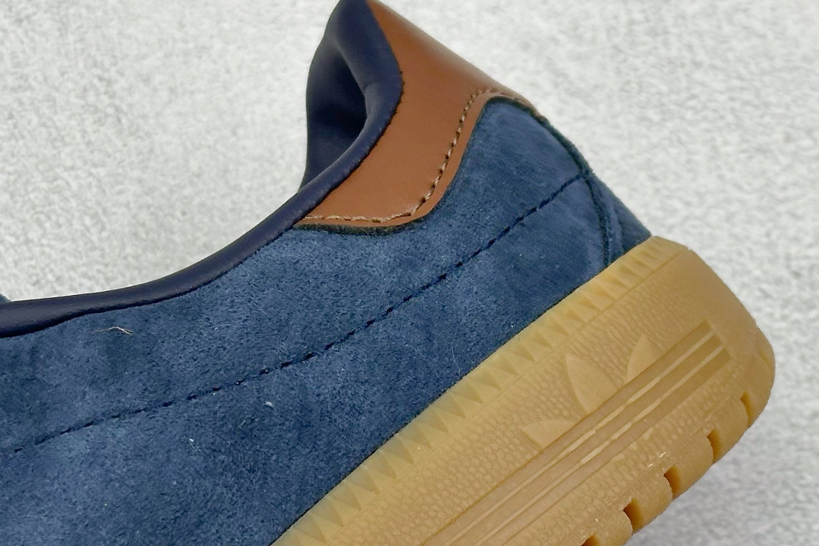 GX版 Adidas Originals Bermuda 绒面麂皮防滑耐磨轻便低帮板鞋 JI4278