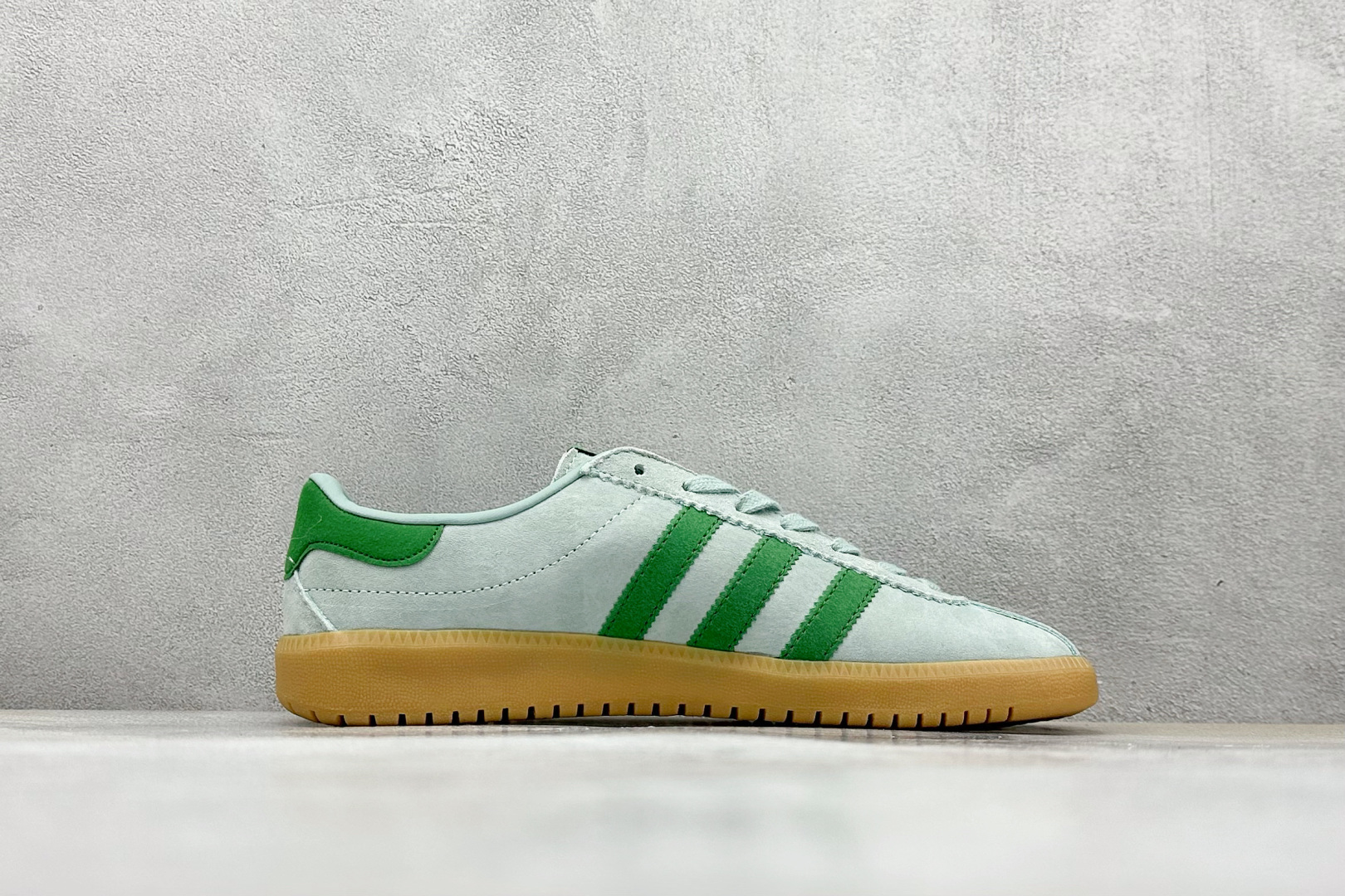 GX版 Adidas Originals Bermuda 绒面麂皮防滑耐磨轻便低帮板鞋 IH0300