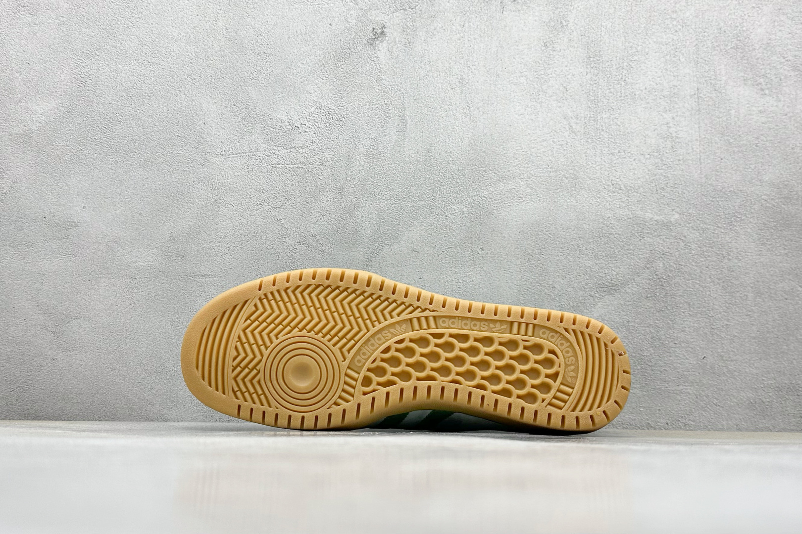 GX版 Adidas Originals Bermuda 绒面麂皮防滑耐磨轻便低帮板鞋 IH0300